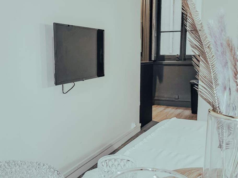 Suite Opium Лион Екстериор снимка
