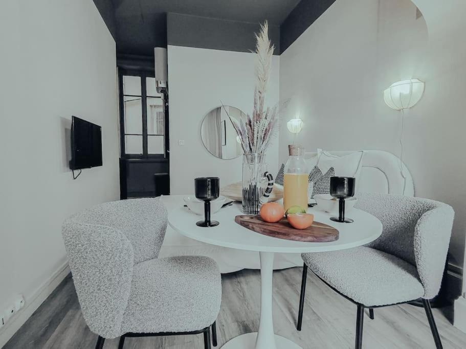 Suite Opium Лион Екстериор снимка