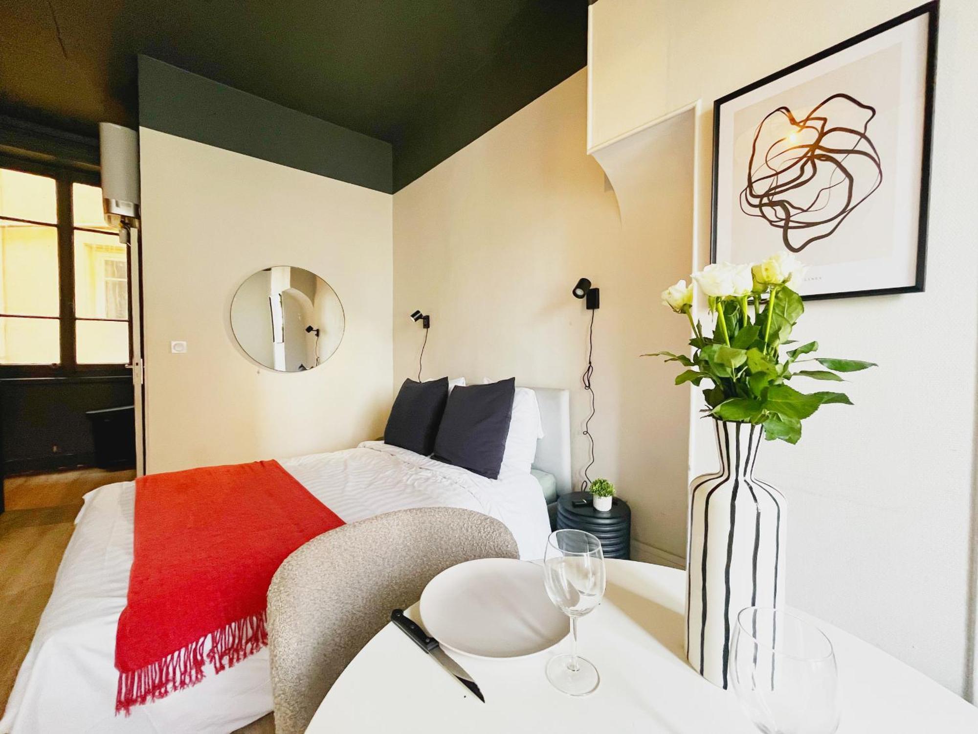 Suite Opium Лион Екстериор снимка